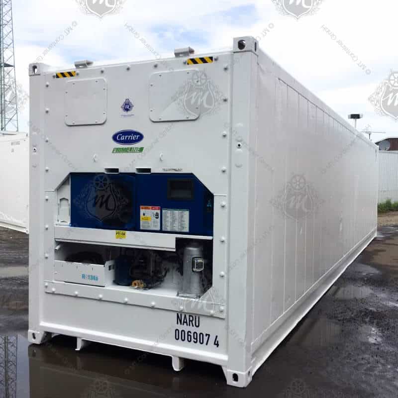 Contenedor refrigerado Reefer High Cube de 40 pies color blanco, fabricado en acero aislado, con unidad de refrigeración integrada en la parte frontal, ideal para transporte y almacenamiento de mercancías sensibles a la temperatura, ubicado en un patio logístico exterior.