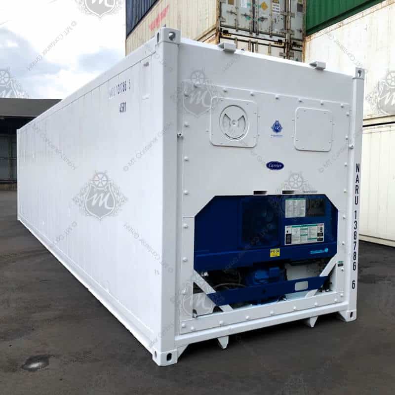 Contenedor refrigerado Reefer High Cube de 40 pies color blanco, fabricado en acero aislado, con unidad de refrigeración integrada, ideal para transporte y almacenamiento de productos sensibles a la temperatura, ubicado en un patio logístico exterior.