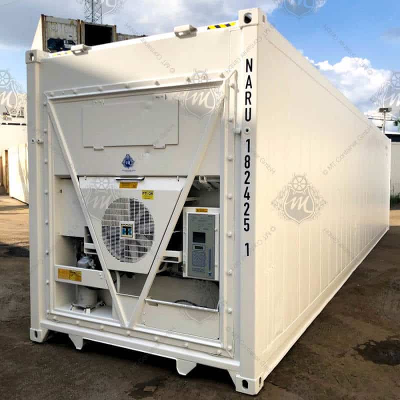 Contenedor refrigerado Reefer High Cube de 40 pies color blanco, fabricado en acero aislado, con unidad de refrigeración integrada, ideal para transporte y almacenamiento de productos sensibles a la temperatura, ubicado en un patio logístico.