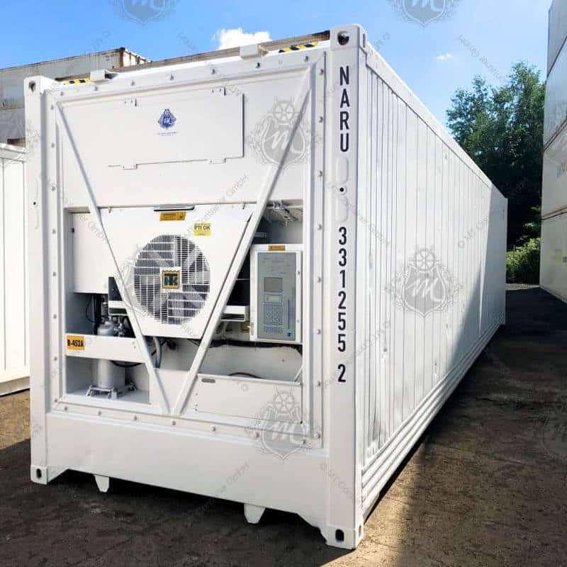Contenedor refrigerado Reefer High Cube de 40 pies color blanco, fabricado en acero aislado, con unidad de refrigeración integrada y ventilación frontal, ideal para transporte y almacenamiento de mercancías sensibles a la temperatura, ubicado en un patio logístico exterior.