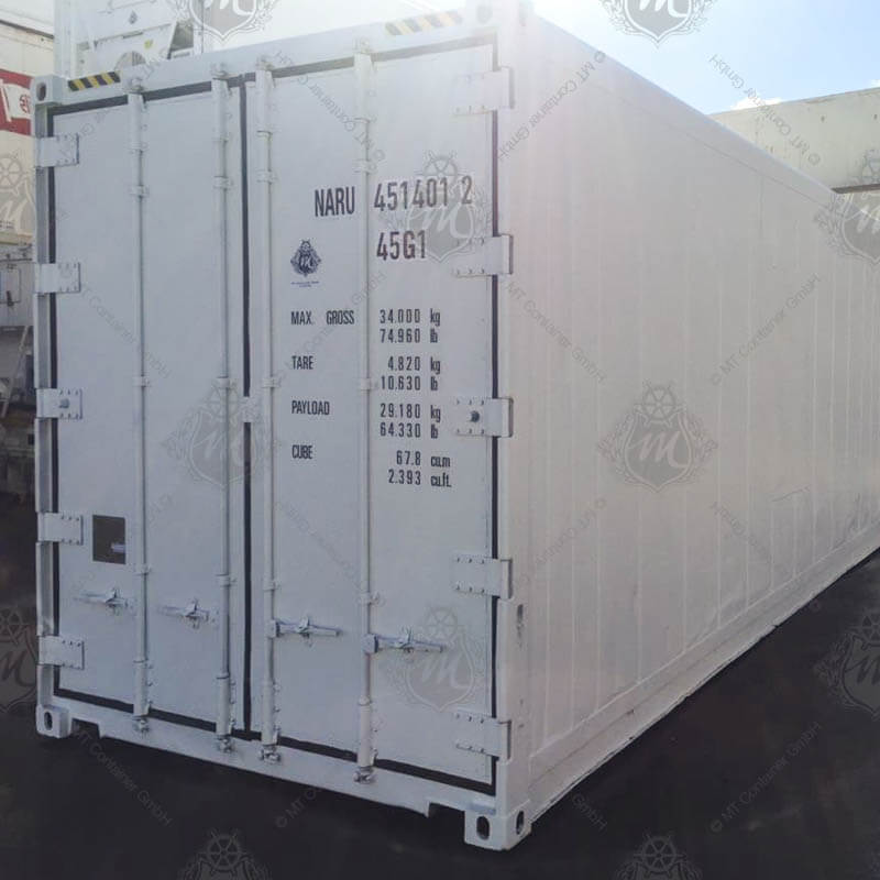 Contenedor aislado High Cube de 40 pies color blanco, fabricado en acero con aislamiento térmico, ideal para almacenamiento y transporte de mercancías sensibles a la temperatura sin refrigeración activa, con puertas dobles de seguridad y ubicado en un patio logístico exterior.