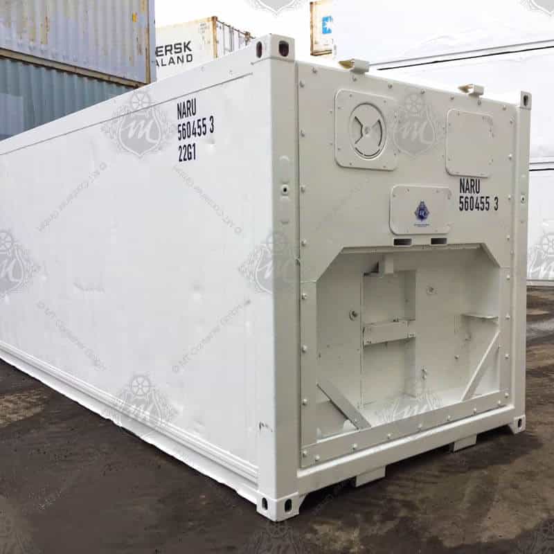 Contenedor aislado de 20 pies color blanco, fabricado en acero con aislamiento térmico, ideal para almacenamiento y transporte de mercancías sensibles a la temperatura sin refrigeración activa, con estructura robusta y ubicado en un patio logístico exterior.