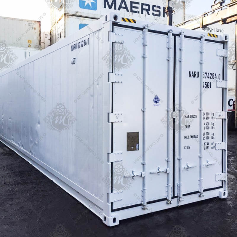 Contenedor isotérmicoHigh Cube de 40 pies color blanco, fabricado en acero con aislamiento térmico, ideal para almacenamiento y transporte de mercancías sensibles a variaciones de temperatura sin refrigeración activa, con mayor altura interior y puertas dobles de seguridad, ubicado en un patio logístico.